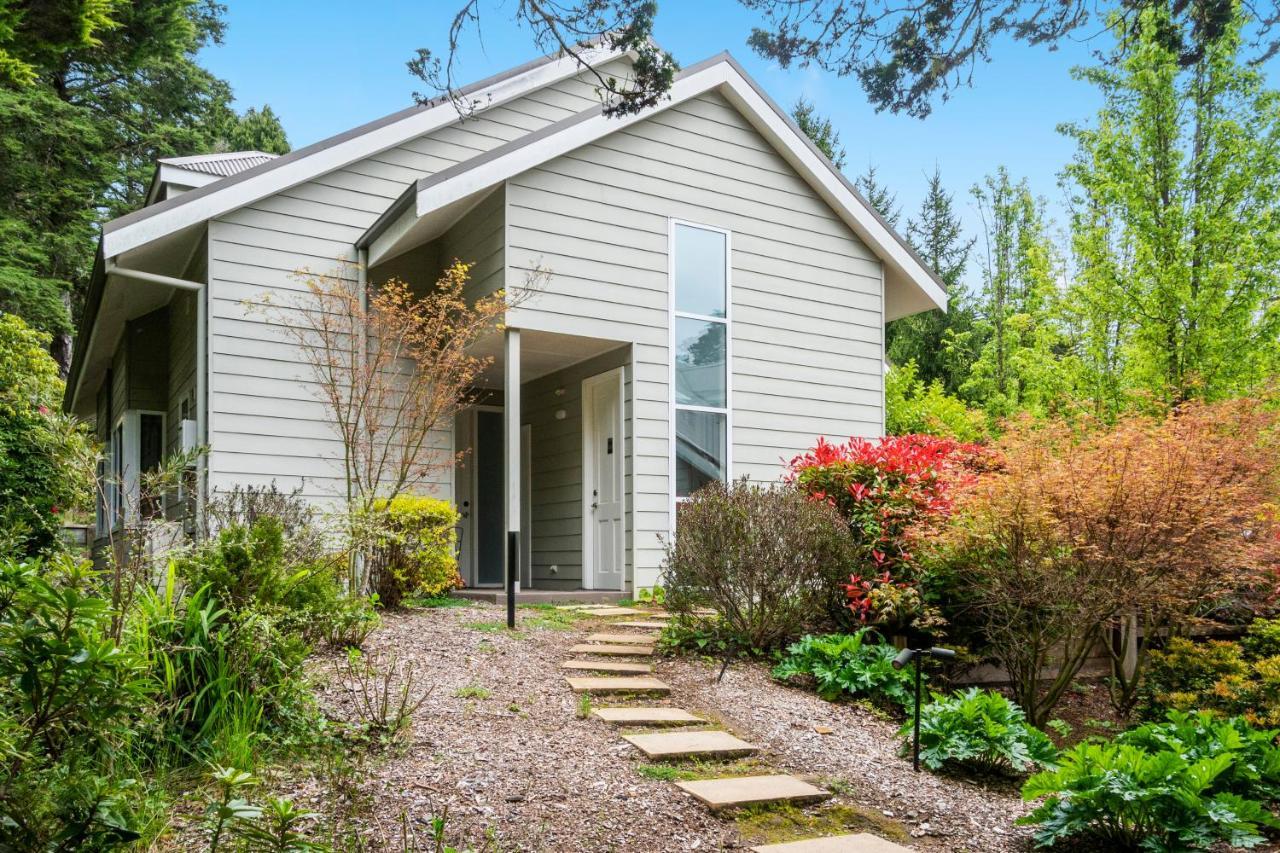 Parklands Country Gardens & Blue Mountains Hotel Blackheath